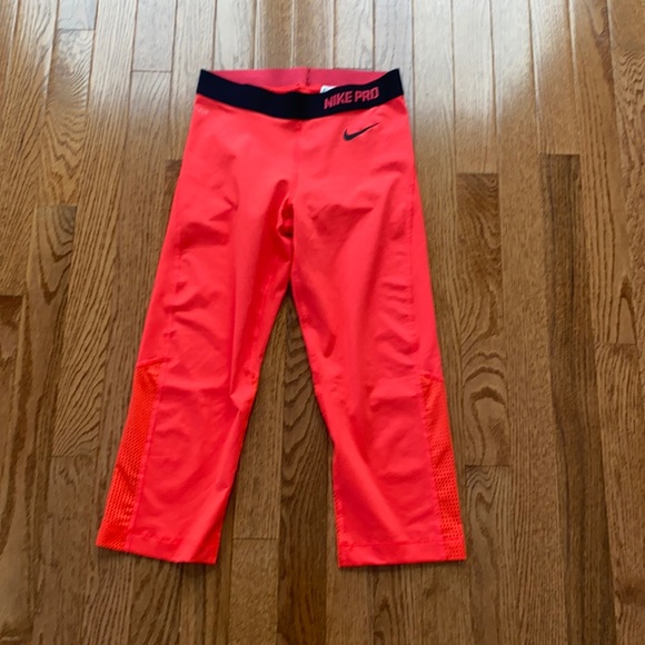 Nike cropped leggings, size 6 - Picture 1 of 8